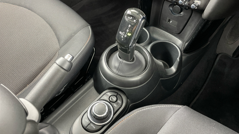 MINI Hatchback 1.5 Cooper Classic 3dr Auto [Comfort Pack] Petrol Hatchback